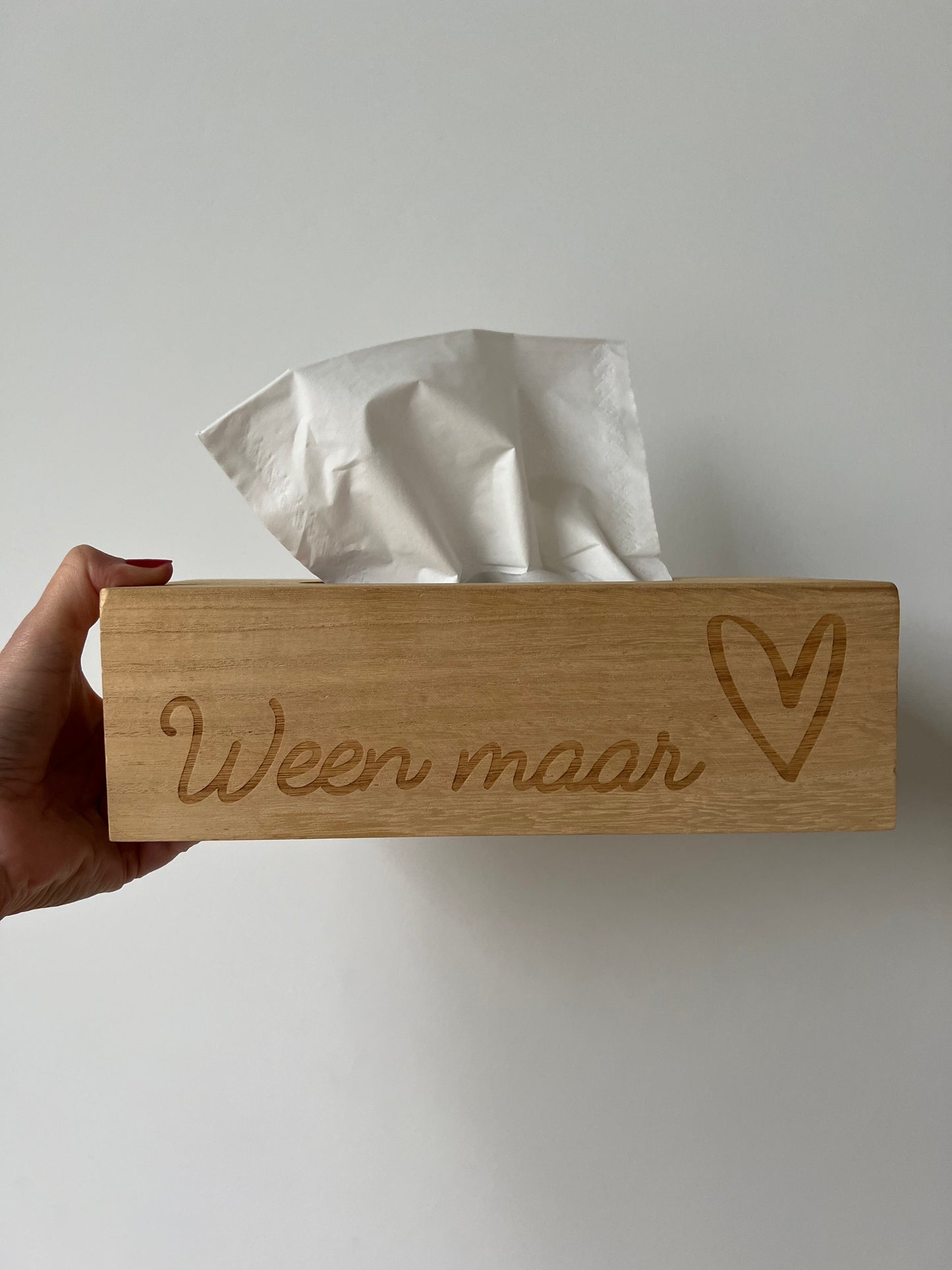 Houten zakdoekendoos "Ween maar"